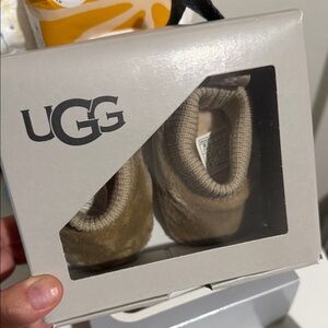 UGG Cozy Infant Booties in Beige Baby Nesti